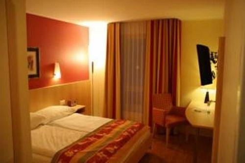 Hotel Ambassador Self Check-in 3*